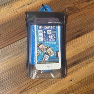 It floats! Travelon Black and Blue Waterproof Phone Case
